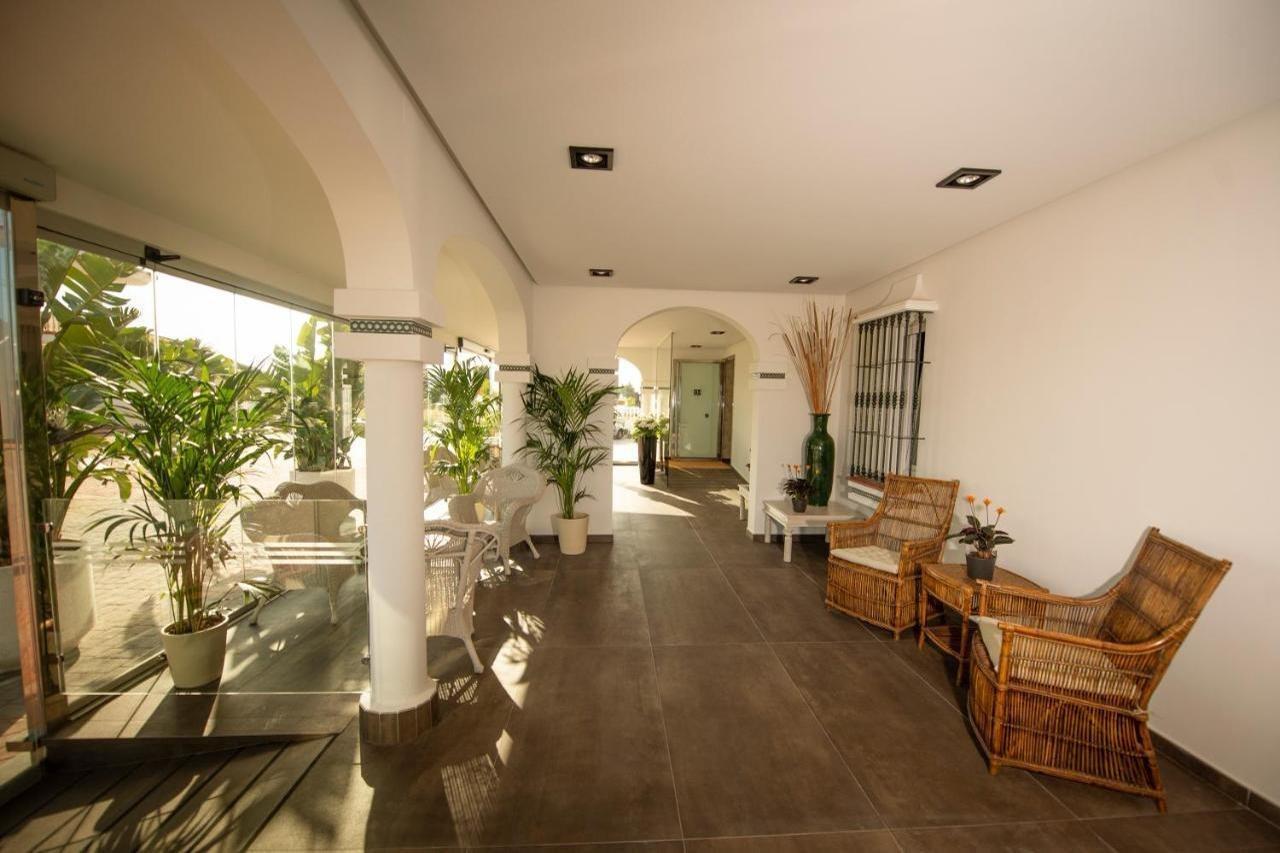 Hotel Diufain Conil De La Frontera Exterior photo
